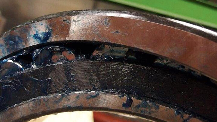 This is what a broken bearing looks like that was a fake.