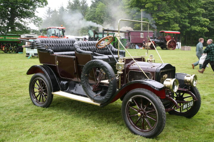 In 1906, the steam-powered automobiles from White were ranked in 9th place of th ...