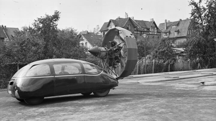 Eine Aerodynamik-Legende: Der Schlörwagen wurde auch mit einem Flugzeug-Propelle ...