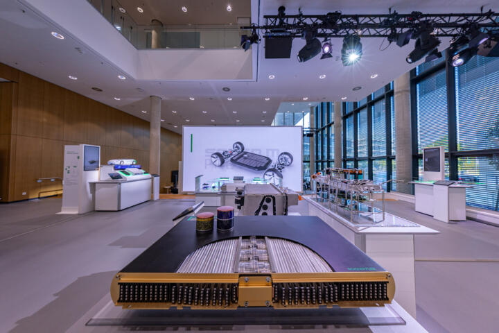 Das Schaeffler Automotive Symposium findet erstmals im neuen Projekt- und Techno ...